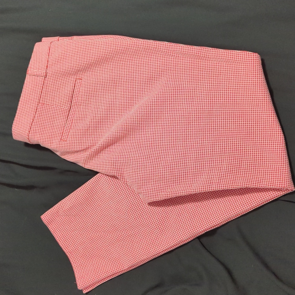 Banana Republic berry and white checkered slacks, sz 10, in excellent condition!